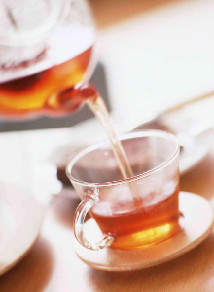 九大秋冬養生茶飲各顯奇效 和胃暖身保健康，探秘功能性茶飲料的現代研制