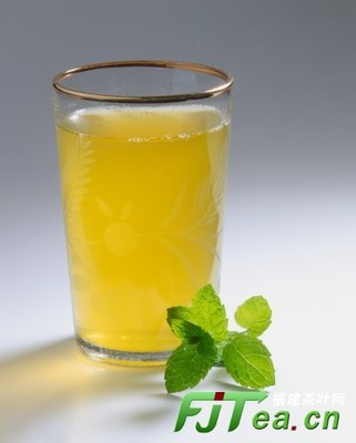 功能性茶飲料的崛起 在行業下滑中探尋“復合”新路徑